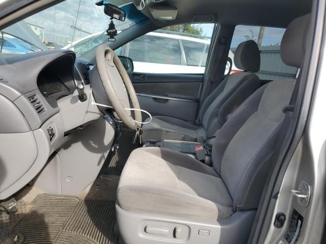 2009 Toyota Sienna CE