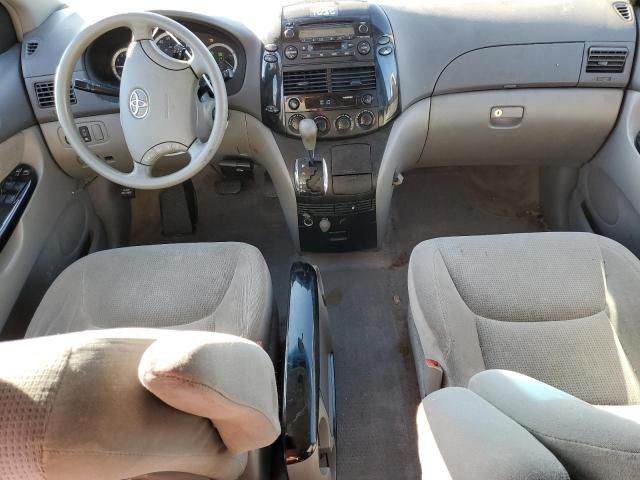 2005 Toyota Sienna CE