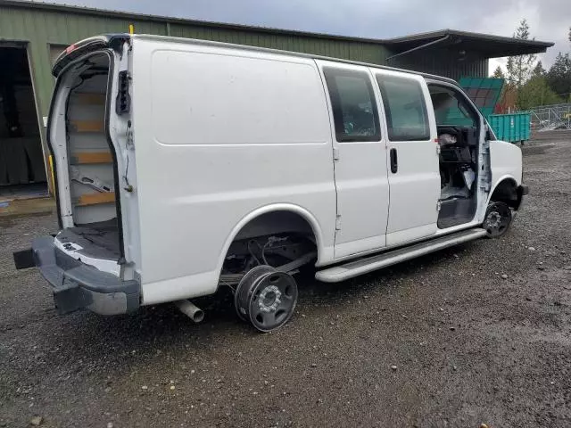 2022 Chevrolet Express G2500