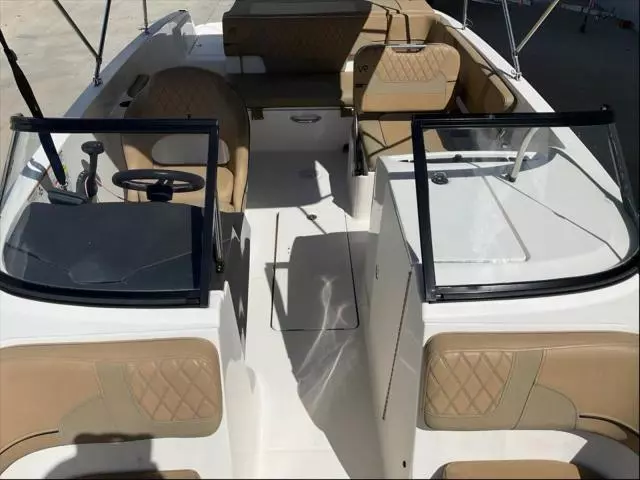 2022 Bayliner VR6 BR