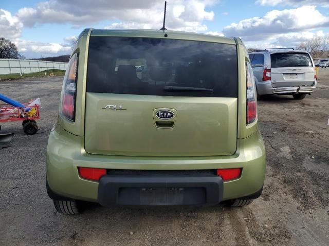 2010 KIA Soul +