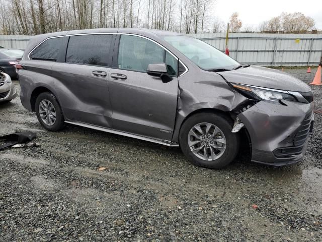 2021 Toyota Sienna LE