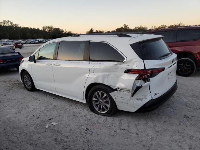 2022 Toyota Sienna LE