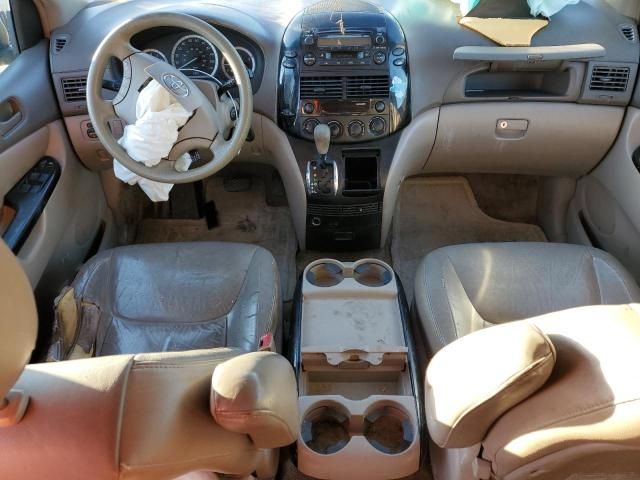 2005 Toyota Sienna CE