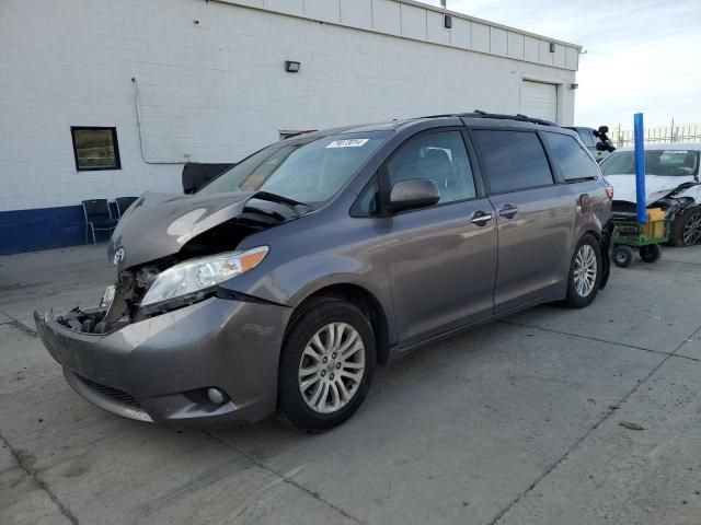 2015 Toyota Sienna XLE