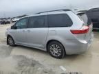 2018 Toyota Sienna XLE