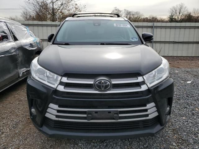 2019 Toyota Highlander SE