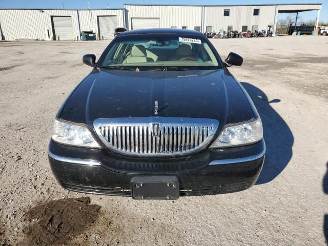 2010 Lincoln Town Car Signature Limited