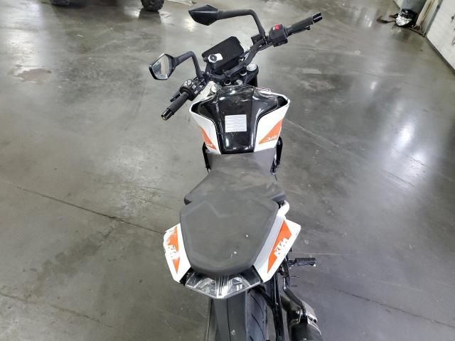 2022 KTM 390 Duke