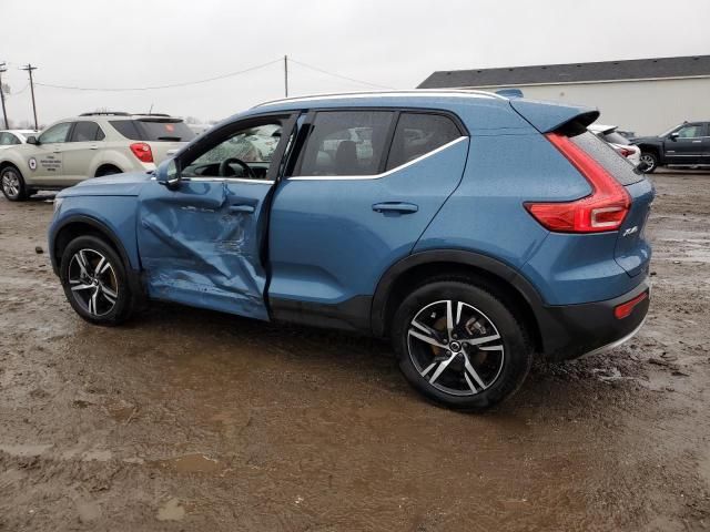 2024 Volvo XC40 Core