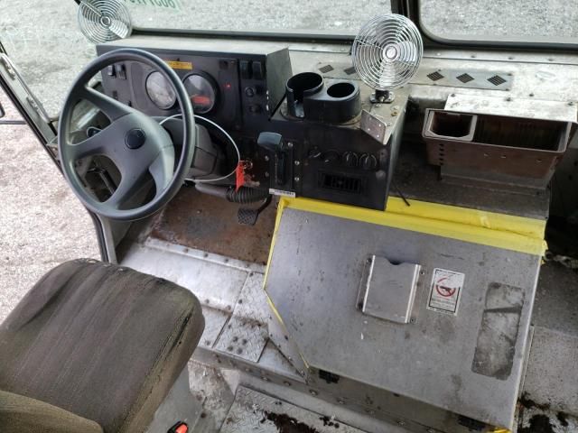 2009 Freightliner Chassis M Line WALK-IN Van