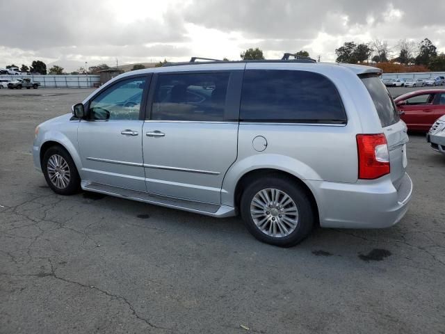 2011 Chrysler Town & Country Touring L