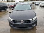 2016 Volkswagen Passat SEL