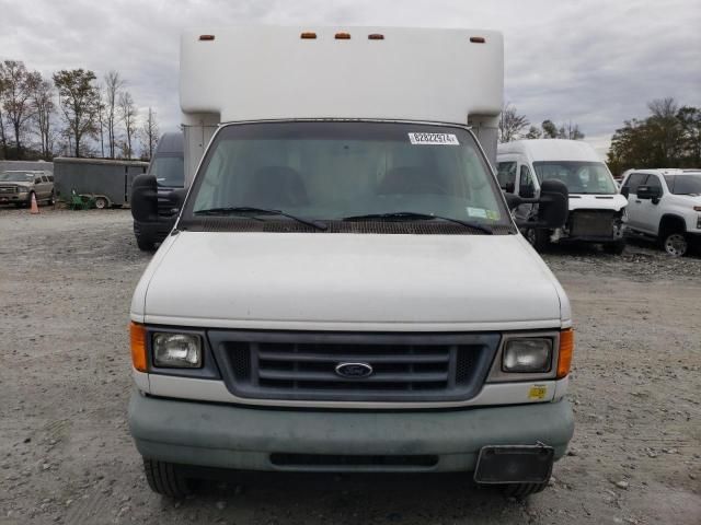 2007 Ford Econoline E450 Super Duty Cutaway Van