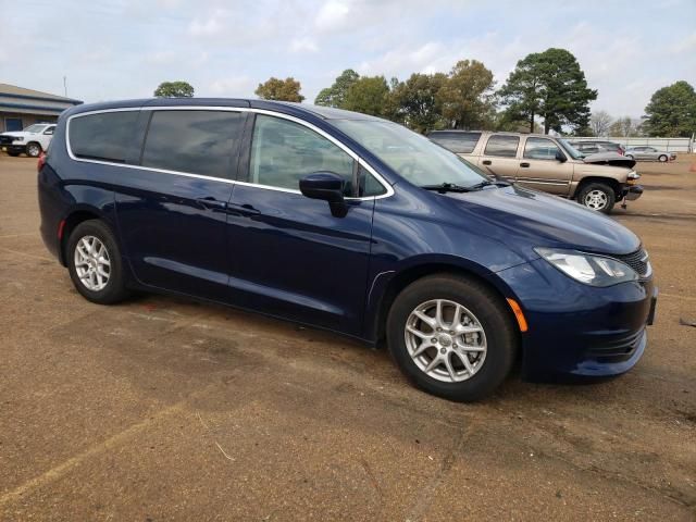 2020 Chrysler Voyager LX