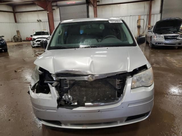 2010 Chrysler Town & Country LX