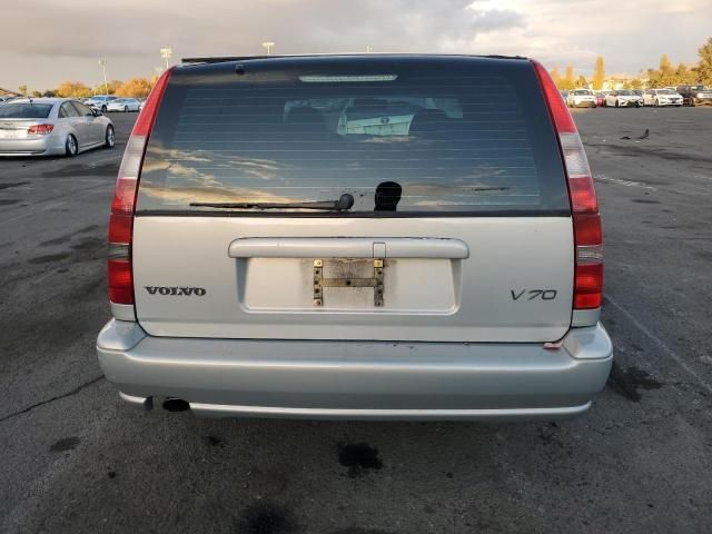 2000 Volvo V70 Base