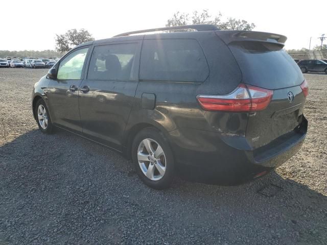 2016 Toyota Sienna LE