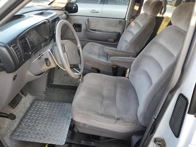 1995 Dodge Grand Caravan LE