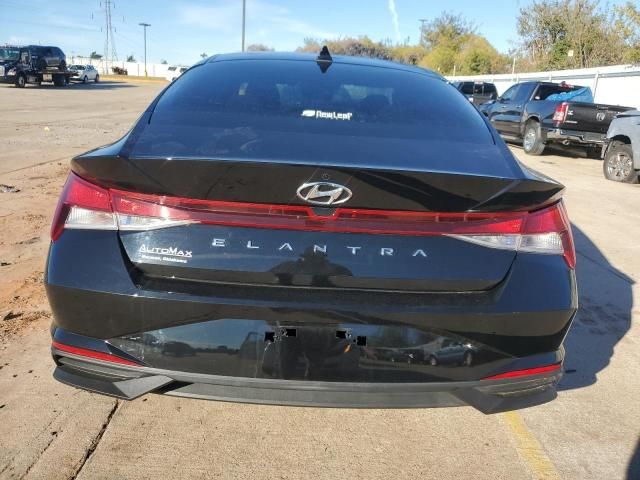 2023 Hyundai Elantra SE