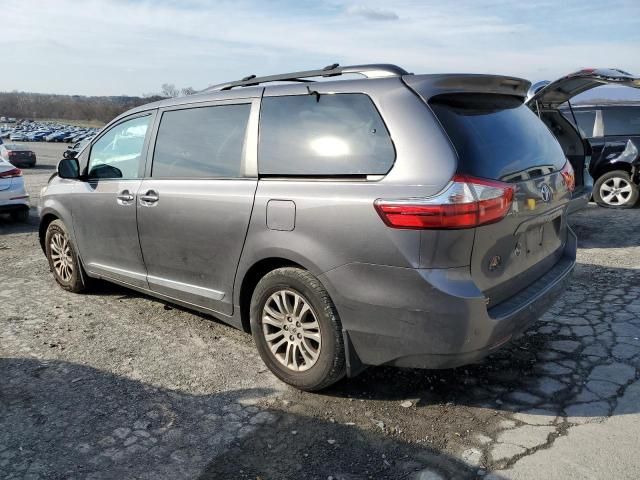 2017 Toyota Sienna XLE