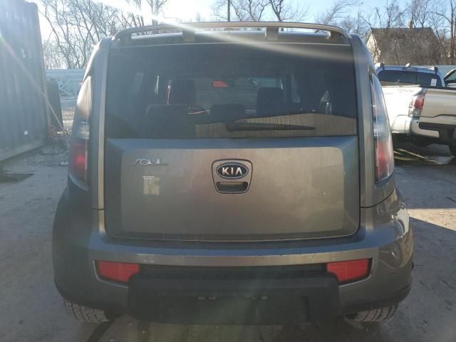 2010 KIA Soul +