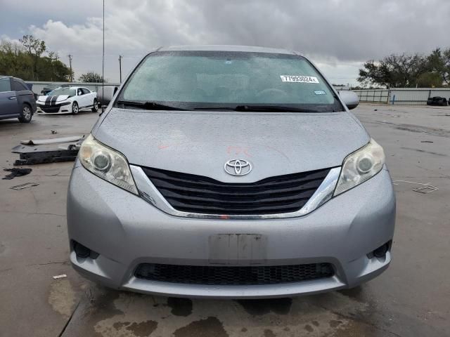 2013 Toyota Sienna LE