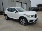 2022 Volvo XC40 T5 Momentum