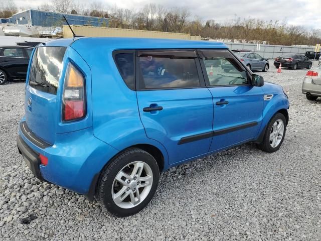 2011 KIA Soul +