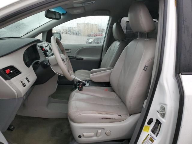 2012 Toyota Sienna LE