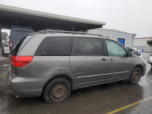 2004 Toyota Sienna CE