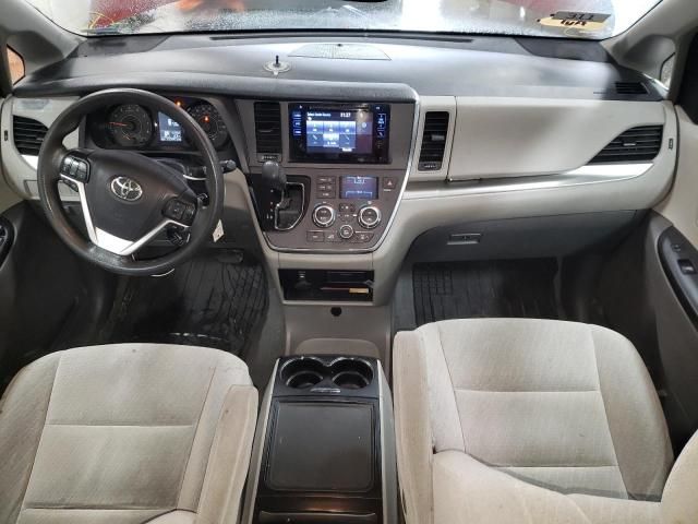 2017 Toyota Sienna LE