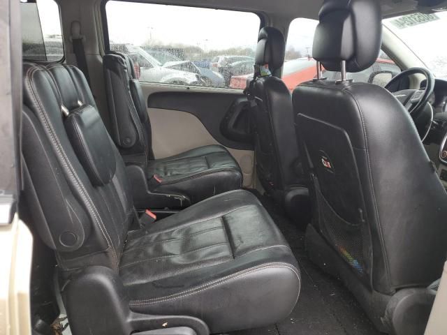 2011 Chrysler Town & Country Touring L