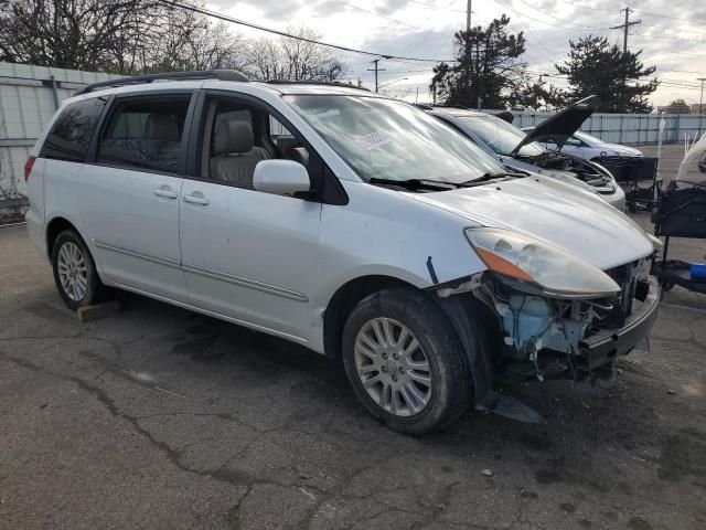 2010 Toyota Sienna XLE