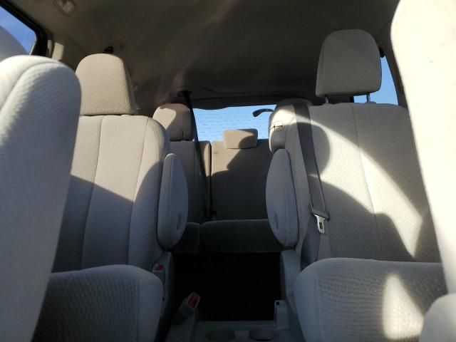 2011 Toyota Sienna LE