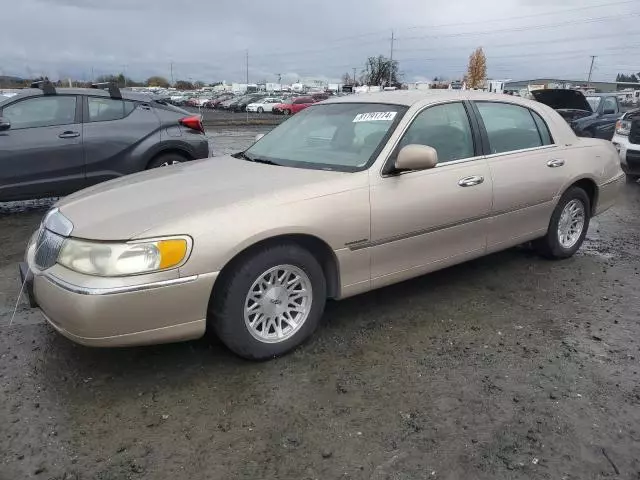 1998 Lincoln Town Car Signature