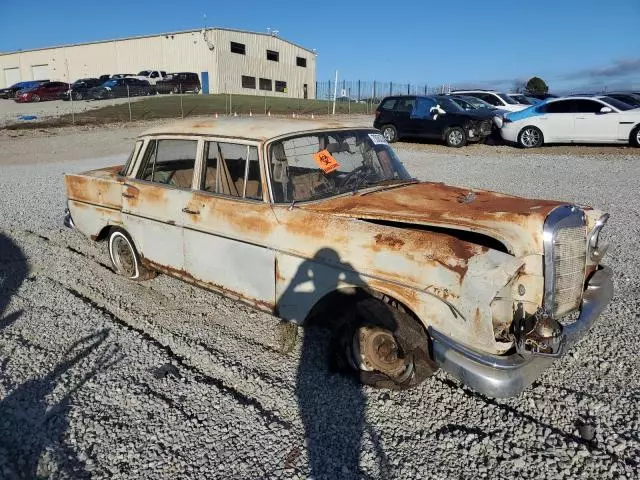 1960 Mercedes-Benz 220 S