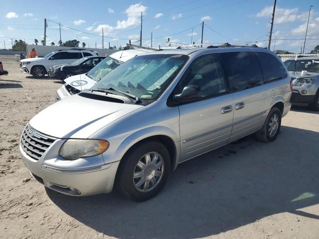 2005 Chrysler Town & Country Limited