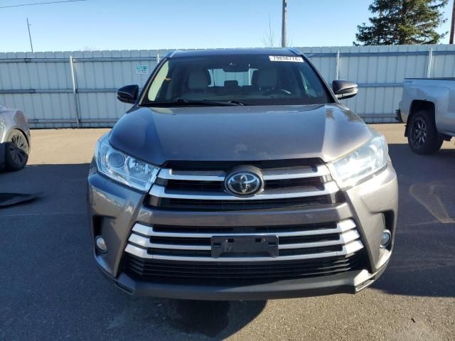 2017 Toyota Highlander SE