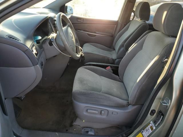 2009 Toyota Sienna CE