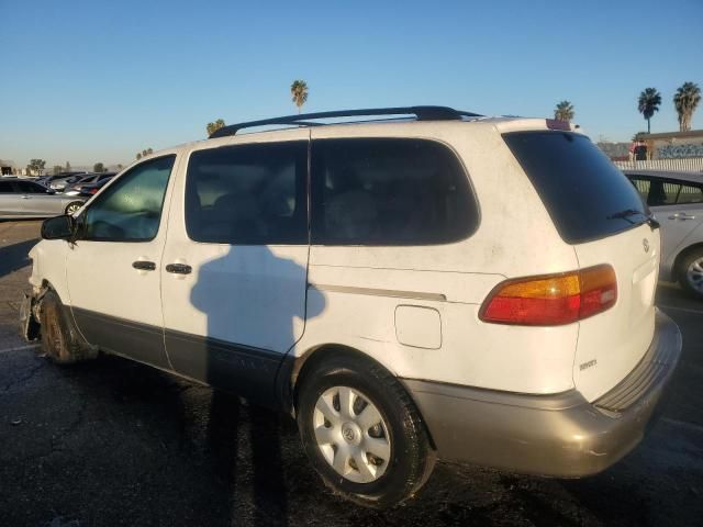 2000 Toyota Sienna LE