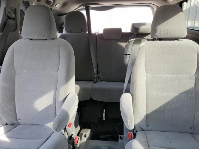 2018 Toyota Sienna LE