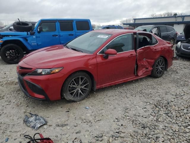 2022 Toyota Camry SE