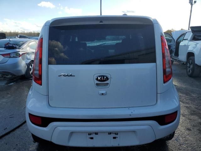 2013 KIA Soul +