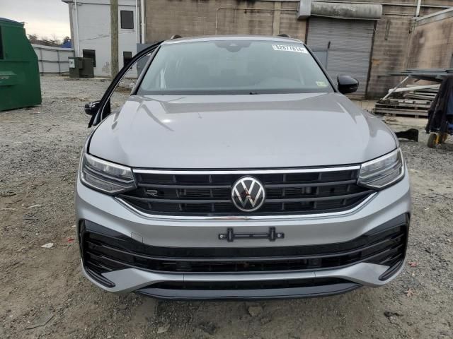 2022 Volkswagen Tiguan SE R-LINE Black