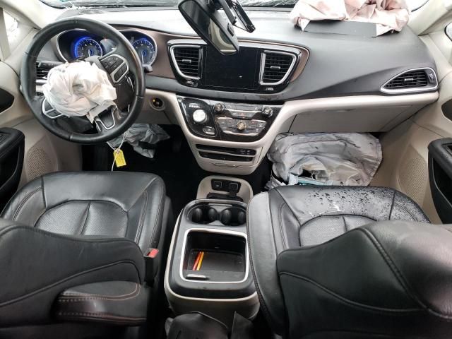 2017 Chrysler Pacifica Touring L Plus