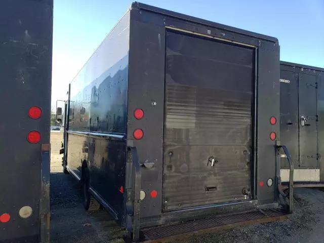 2009 Freightliner Chassis M Line WALK-IN Van