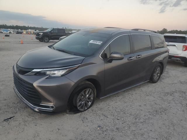 2023 Toyota Sienna XLE