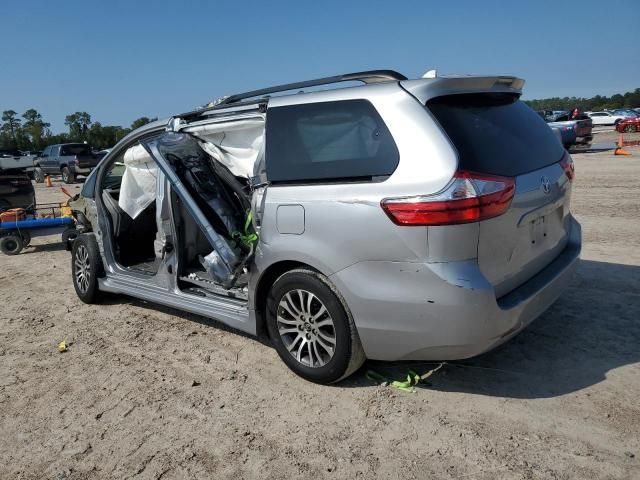 2018 Toyota Sienna XLE