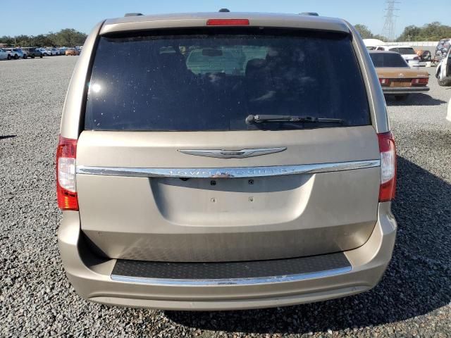 2013 Chrysler Town & Country Touring L